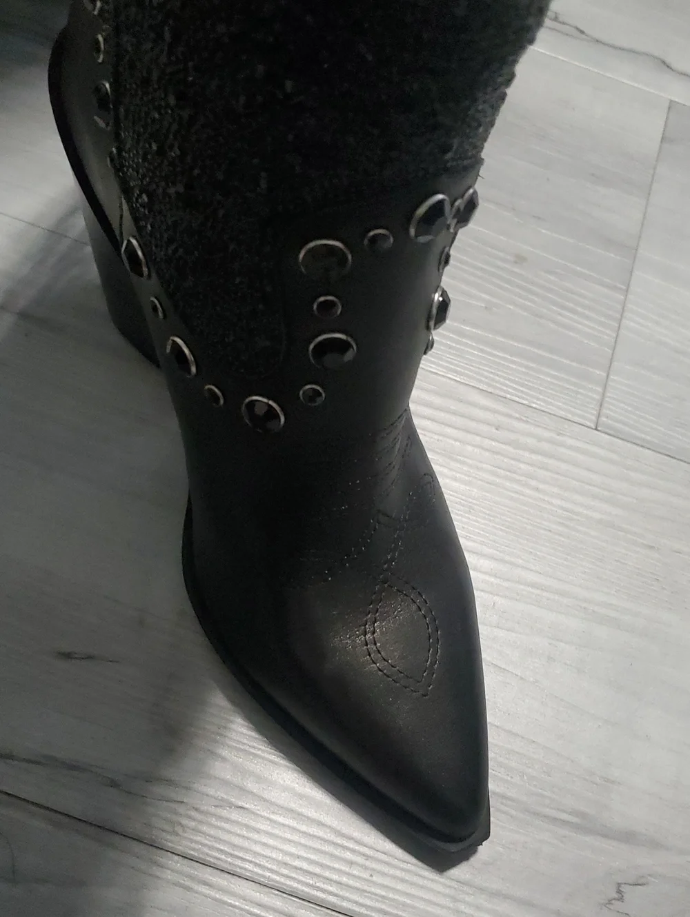 N/A elegant black